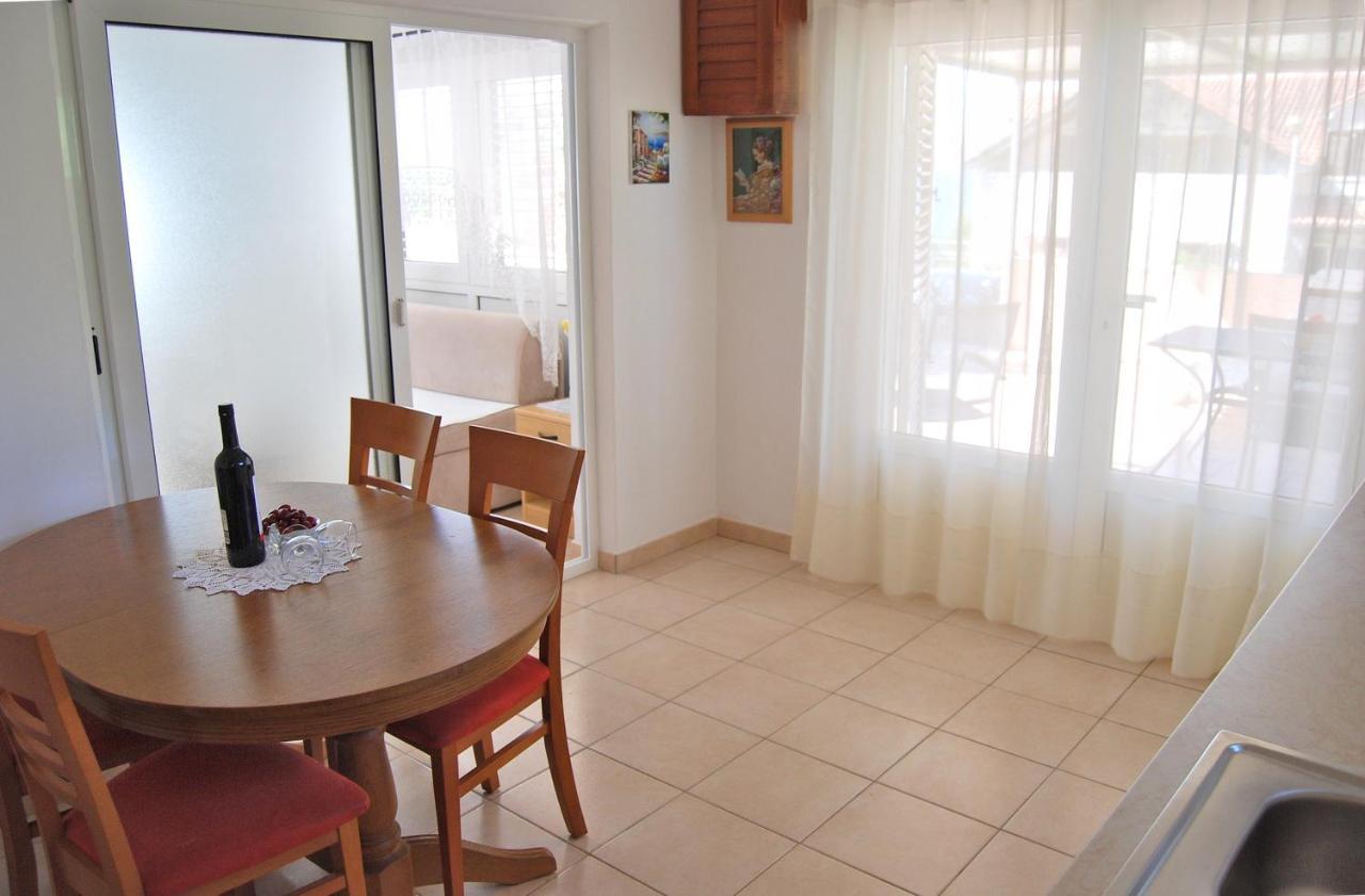 Apartment Lili Сплитска Экстерьер фото